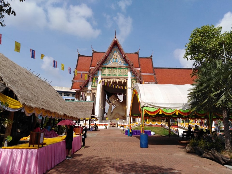 หาดใหญ่ | ชวนร่วมงานประเพณีบุญเดือนห้าห่มผ้าพระนอน  และพิธียกช่อฟ้าสุวรรณฉัตรศาลาการเปรียญ ณ วัดมหัตตมังคลาราม (วัดหาดใหญ่ใน)  || Hatyaifocus.Com